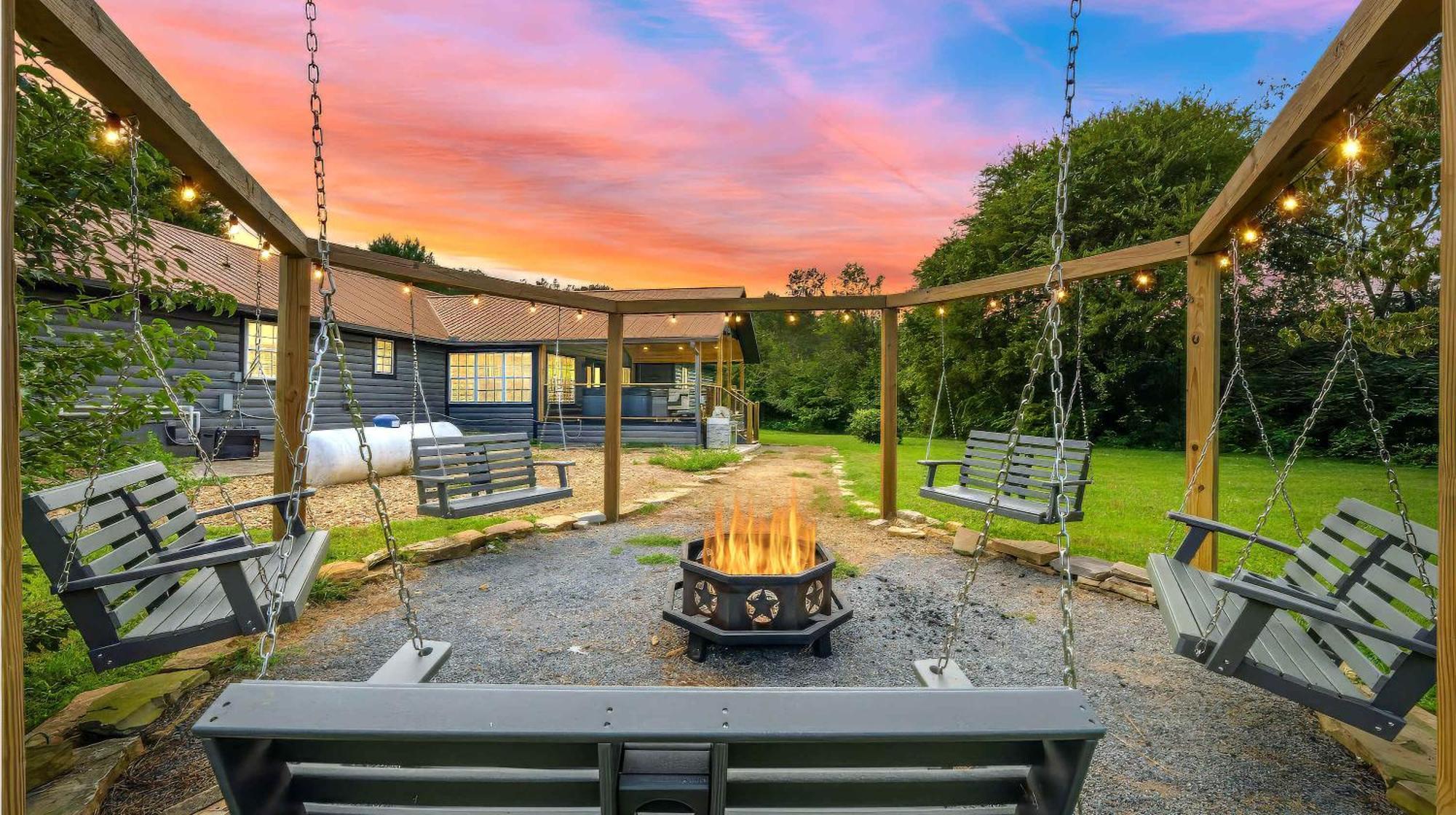 Poolside At Autumn Woods - Pool, Theater, Fireplace, Firepit, Arcade Sevierville Ngoại thất bức ảnh